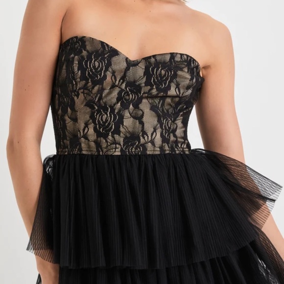 Lulu's Black Lace TulleTiered Strapless Maxi Dress size 4/S - Picture 4 of 5